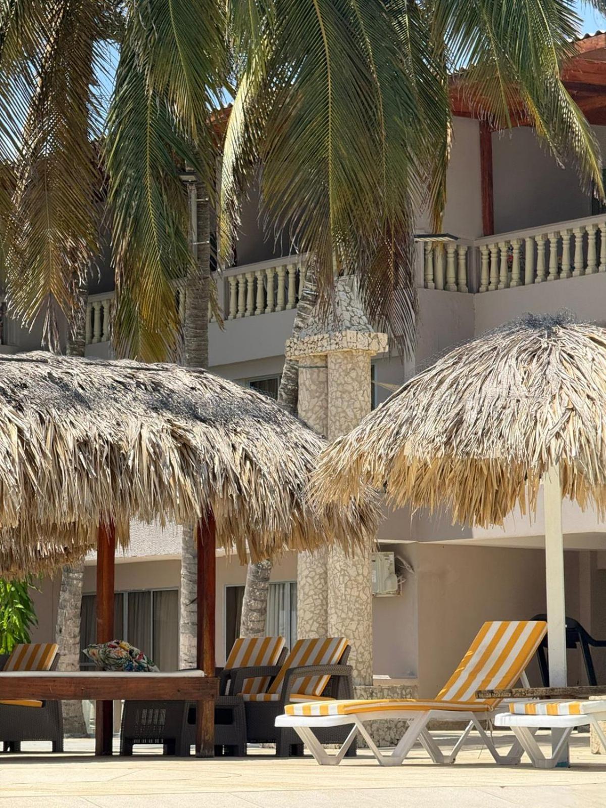 Playa Palmeras Beach Resort Картахена Экстерьер фото